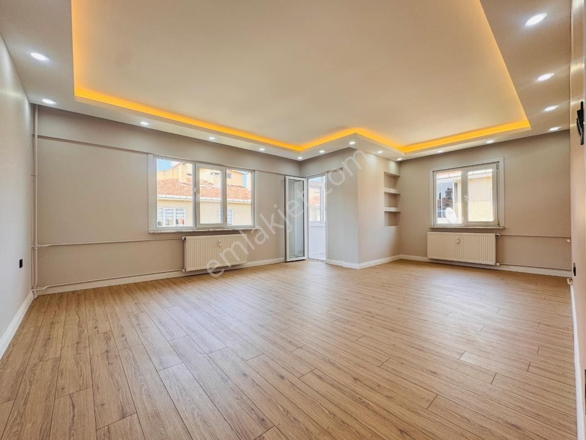 İdealtepe Site İçi, Minibüse Yakın, Lüks Yapılı, Otoparklı 3+1!