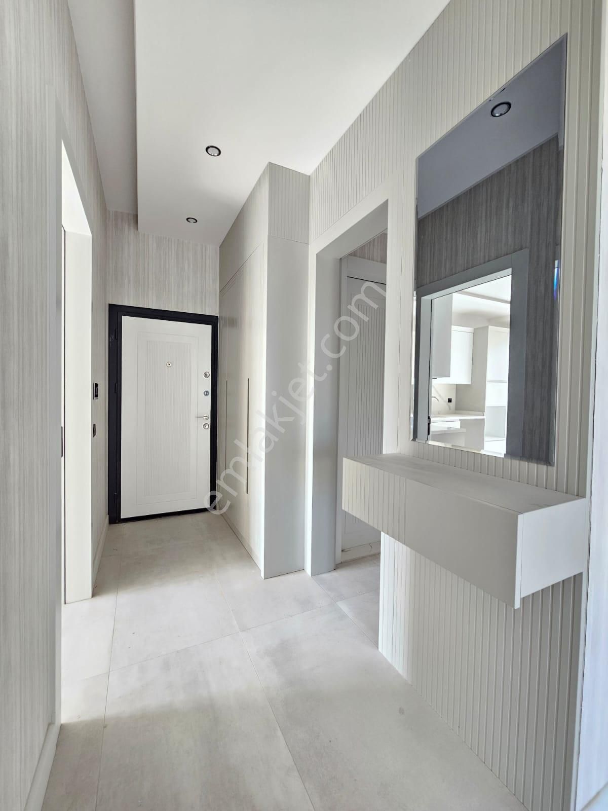 Denizli Şemikler De 3+1 160 M2 Ebeveyn Banyolu Giyinme Odalı Mükemmel Konumda Satılık Daireler