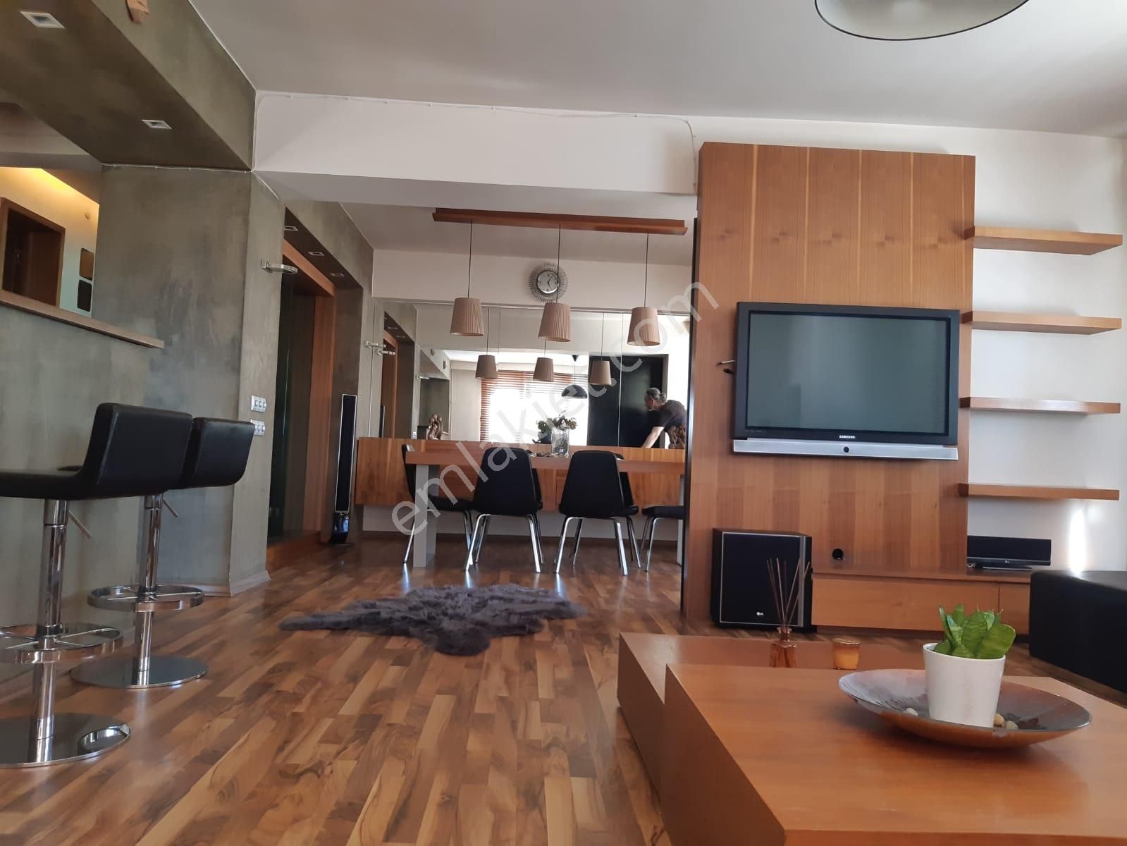 Esen'den Metroya 200 Mt Özel Yapım Eşyalı Arakat Kiralık Daire