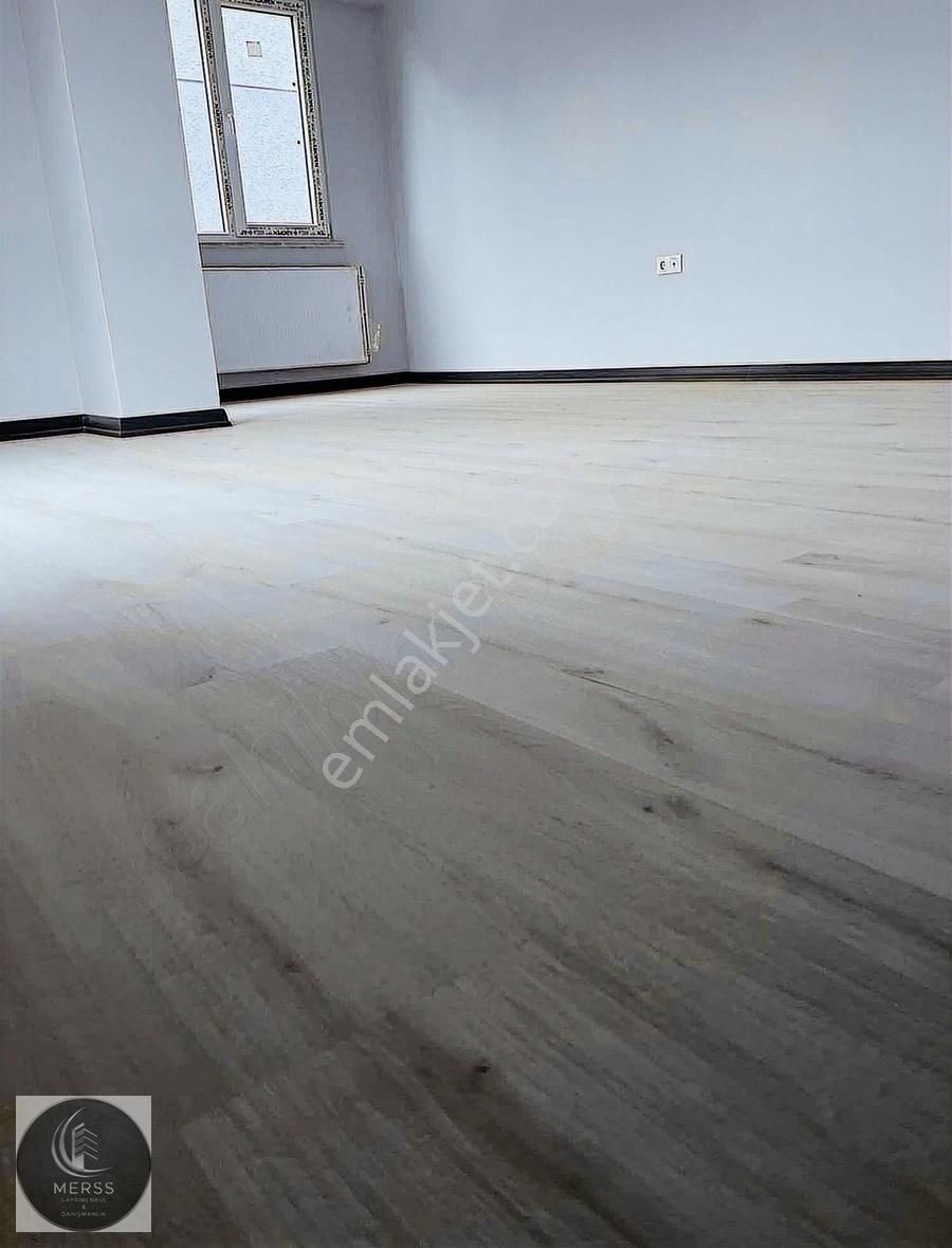 Sultanbeyli Mimarsinan'da 3+1 Daire Satılıktır