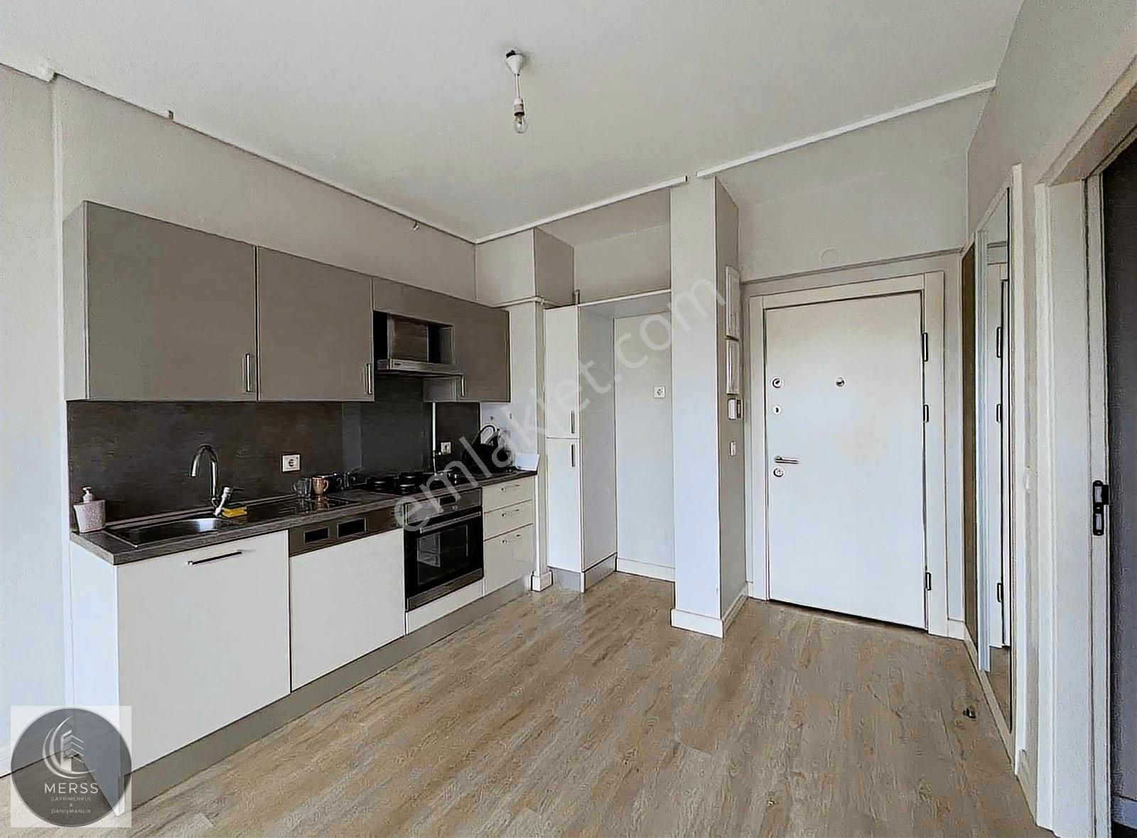 Sultanbeyli Suryapı İlkbahar Da Satılık 1+1 Daire