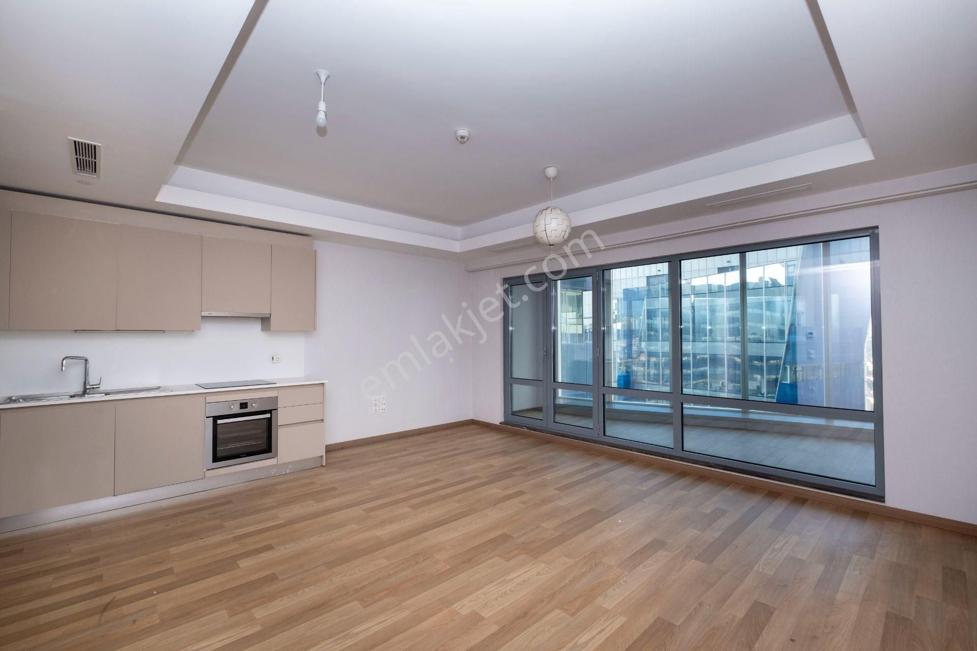 Maslak 1453'te Güncel Boş Durumda Kiralık 1+0 Daire