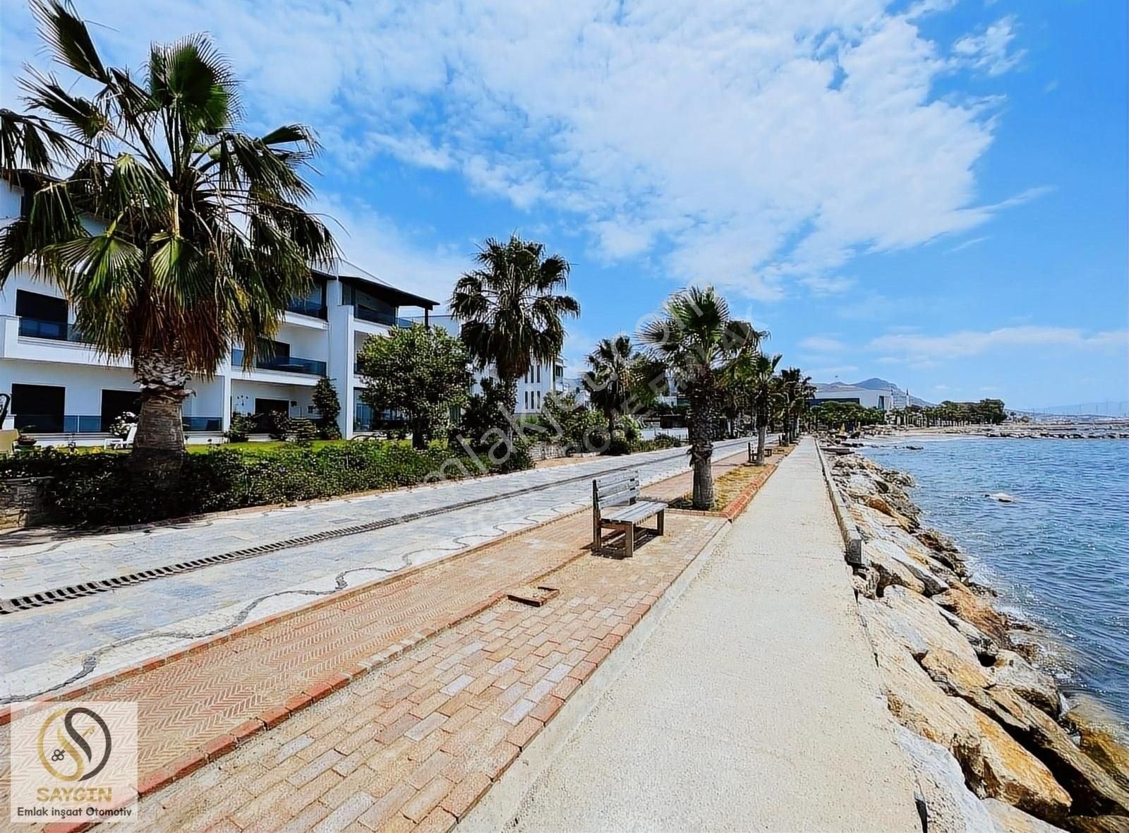 Turgutreis'te Denize Sıfır Manzaralı 2+1 Yıllık Kiralık Daire