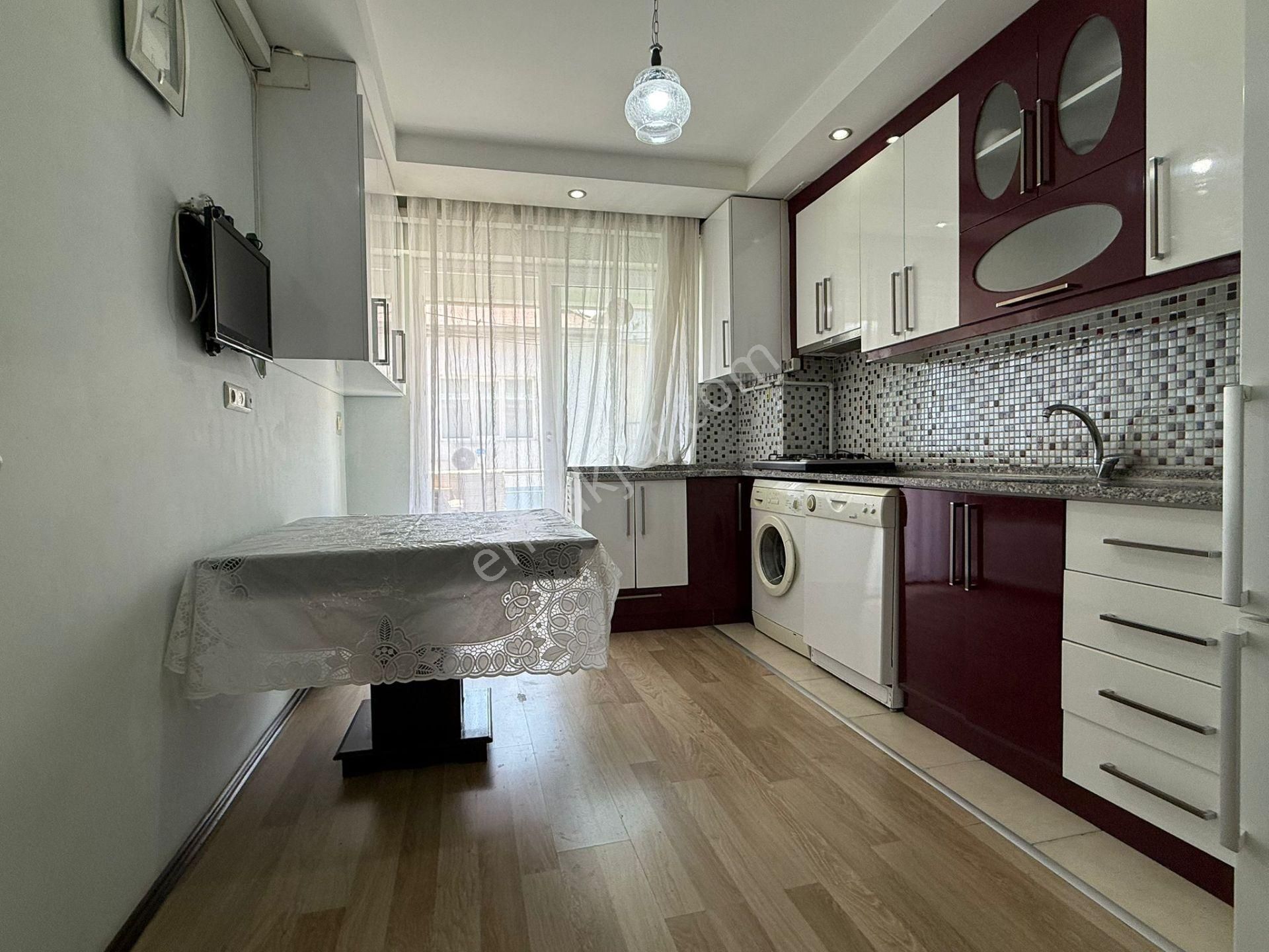 Pelitlibağ Pazarı Yakını Asansörlü Çift Mutfaklı Dubleks Daire !