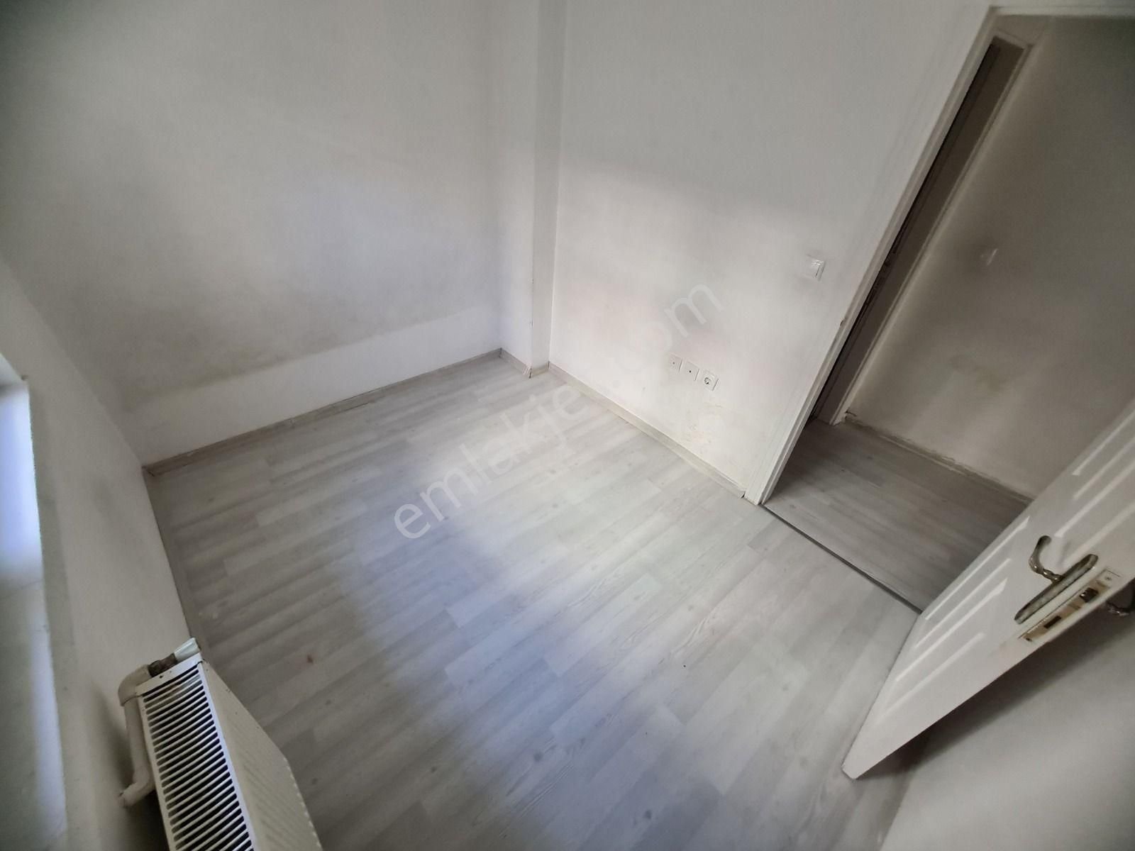 Selim Caddesi Paraleli Köşebaşı Uygun Fiyatlı Kiralık 3+1 Daire