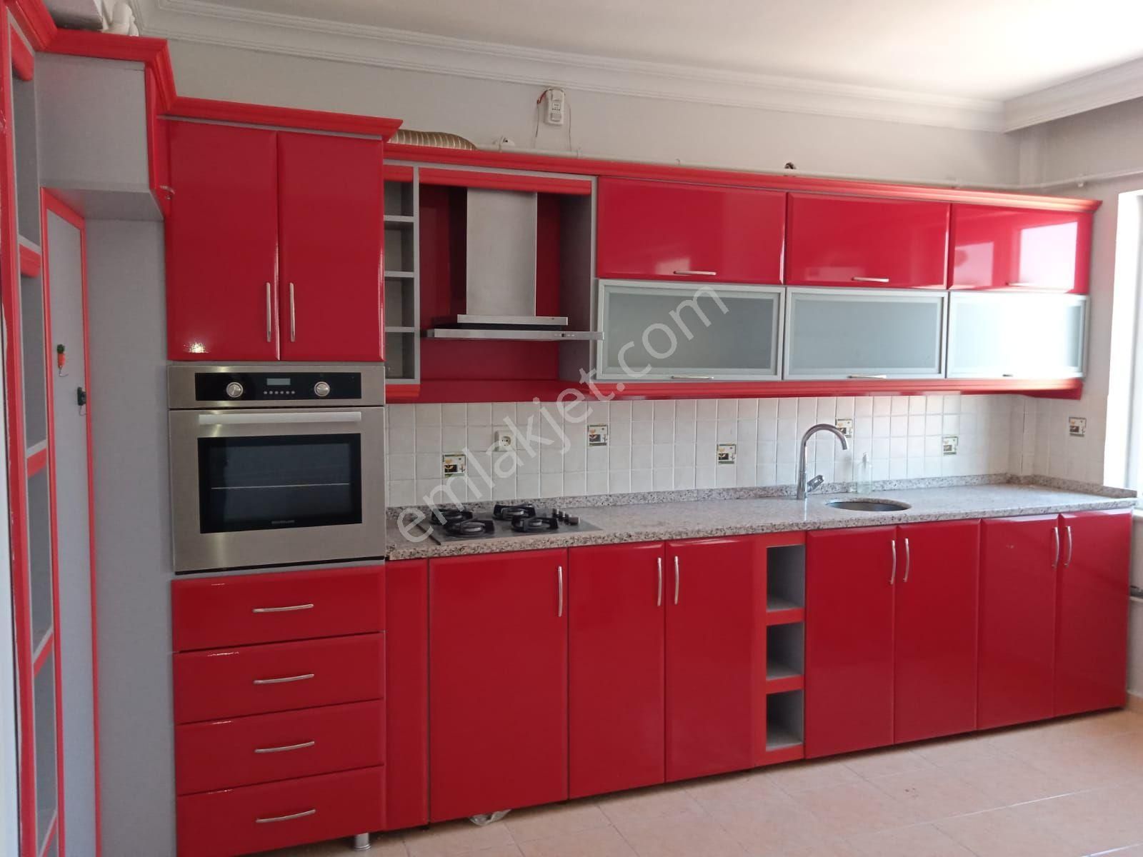 Sıtmapınarı Koyunoğlunda Kiralık 3+1 Temiz 3 Ara Alçak Kat Daire