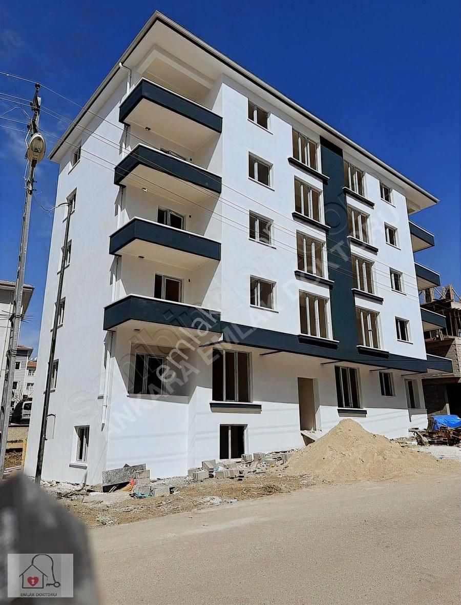 Yenikent Menderes Mahallesinde Ara Katta Sıfır 3+1 Uygun Fiyatlı