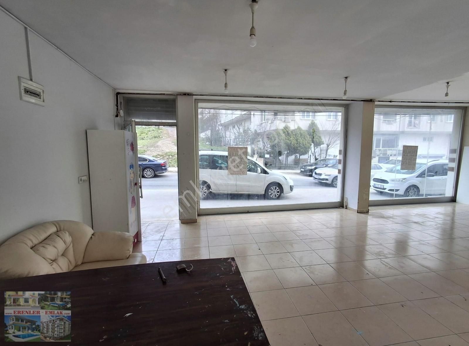 Esenyurt Namık Kemal Mahallesinde İki Caddeye Cepheli 100 M2 Dük