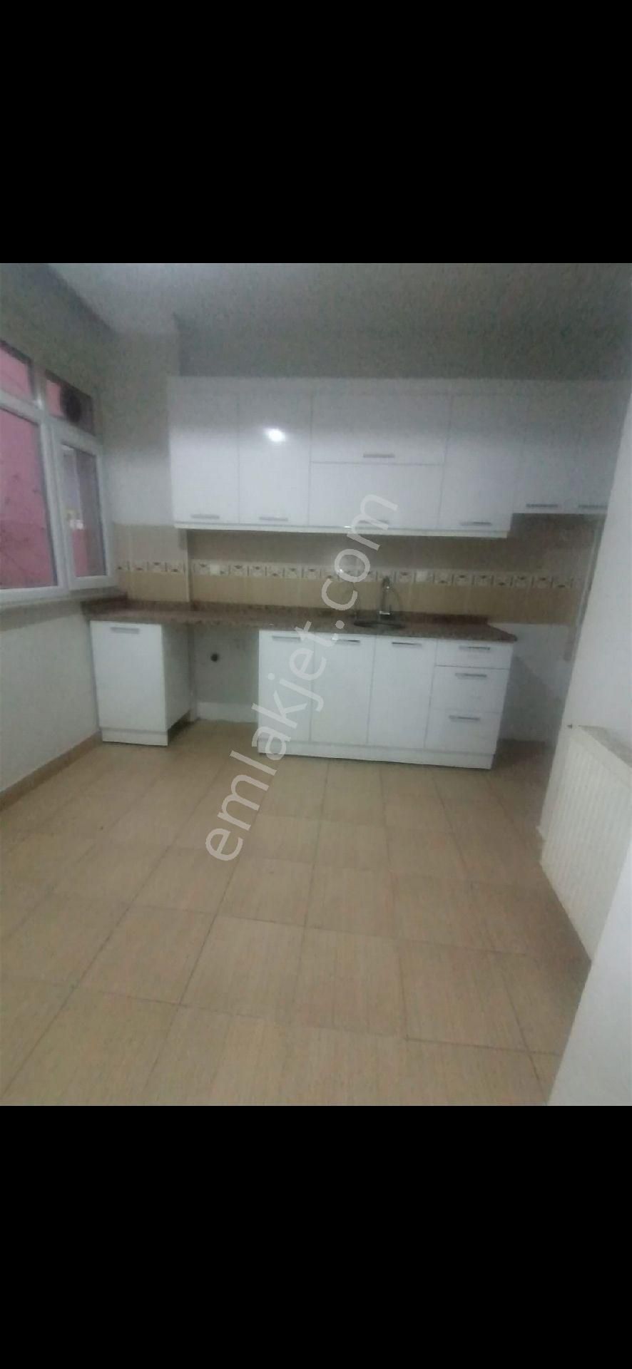 Ümraniye Tepeüstü Kiralık Daire Metro Yürüme Mesafesi Temiz Daire 1.kat Tavukçuyolu Caddesi