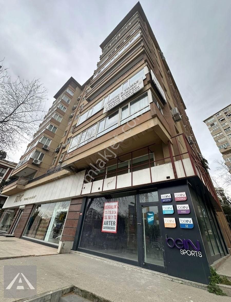 Sahrayi Cedit'te Cadde Üstü Düz Giriş 250m2 Kiralık Dükkan
