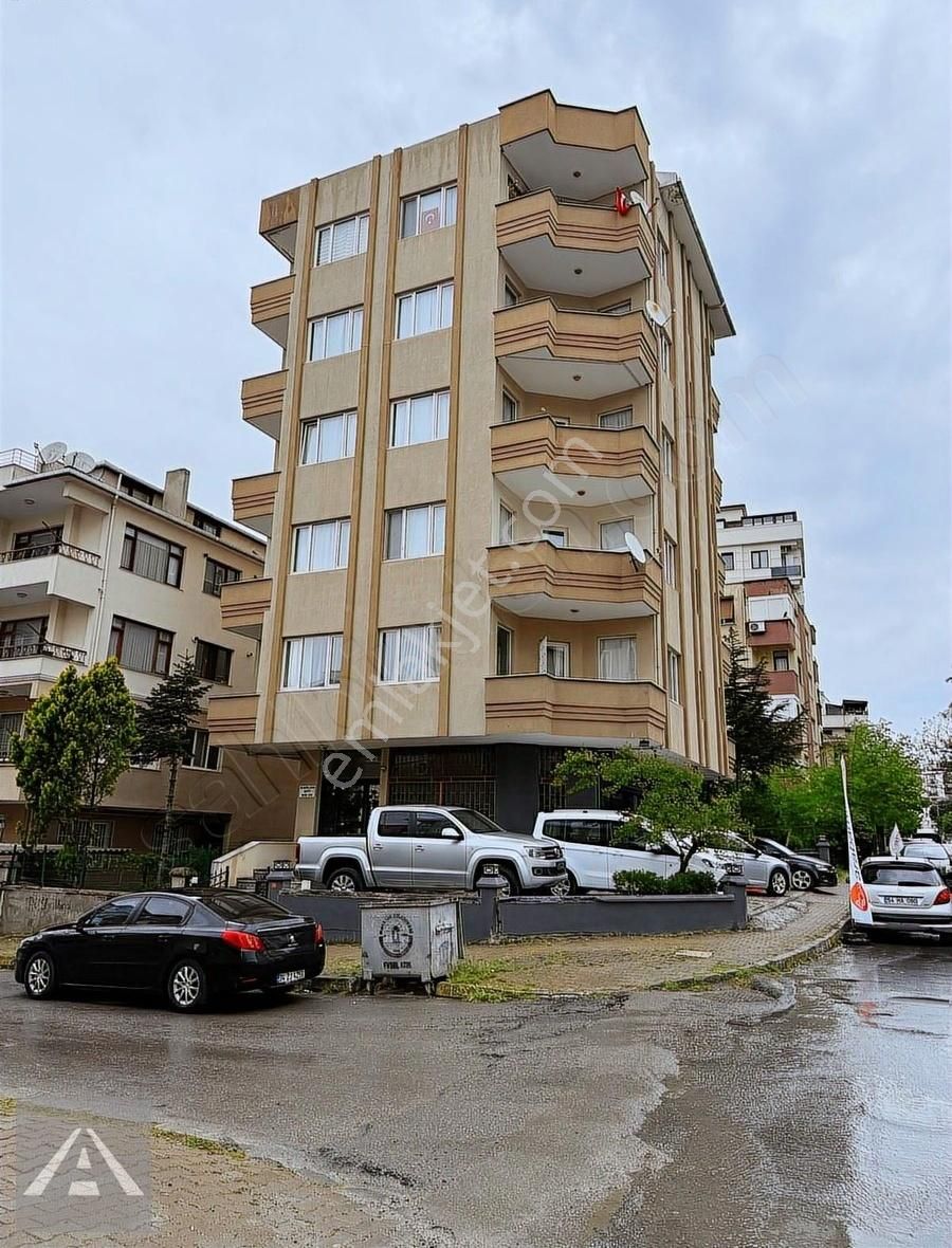 Maltepe Bağlarbaşında Metroya Çok Yakın Teraslı 1+1