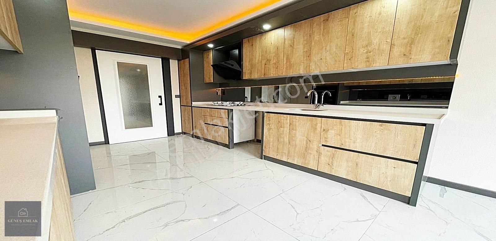 Yenikent Çarşıda Sıfır Yapılı Park Cepheli 4+1 Daire