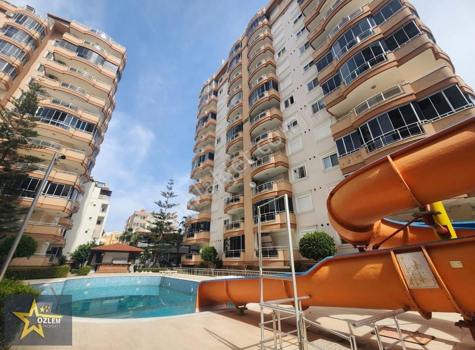 Alanya Mahmutlar'da Barbaros Caddesi 2+1 Boş Kiralık Daire