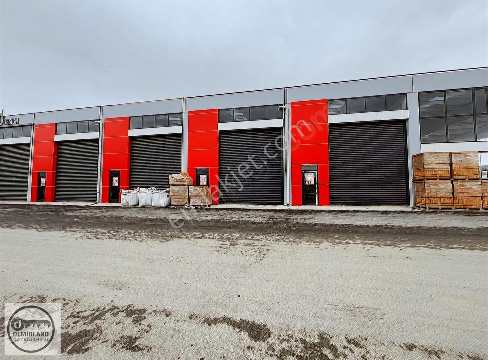 Demirland'dan Kiralık Hall 217 Sanayi Bölgesinde Geniş Dükkan