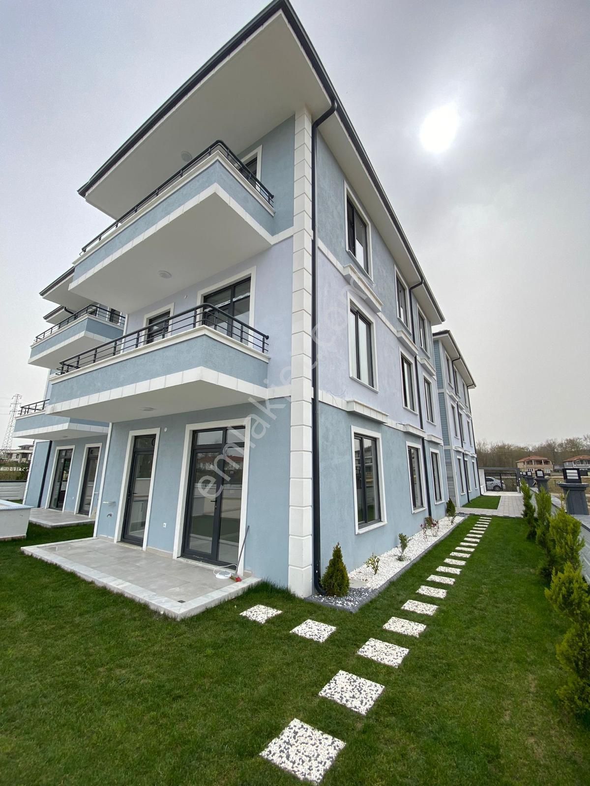 Araç Takasına Uygun! Sıfır Sitede Mutfak Ayrı 2+1 Daireler