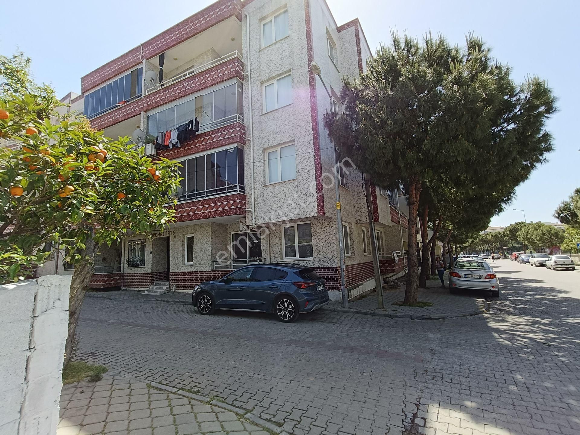 Kuşadası Davutlar Köşe Konum Yüksek Giriş 2+1 Satılık Daire