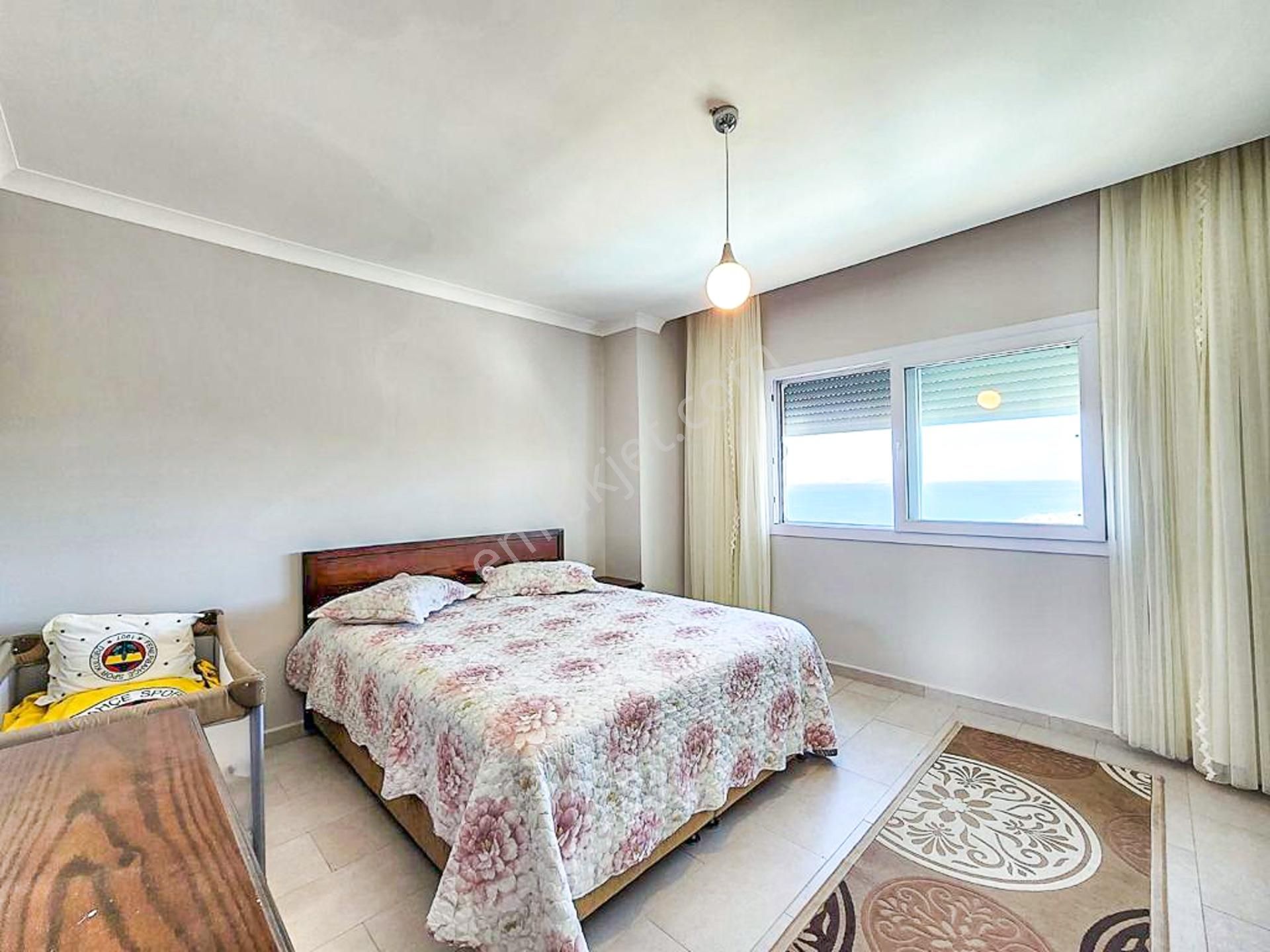 Adabükünde Harika Deniz Manzaralı Tripleks Villa - Görsel 20