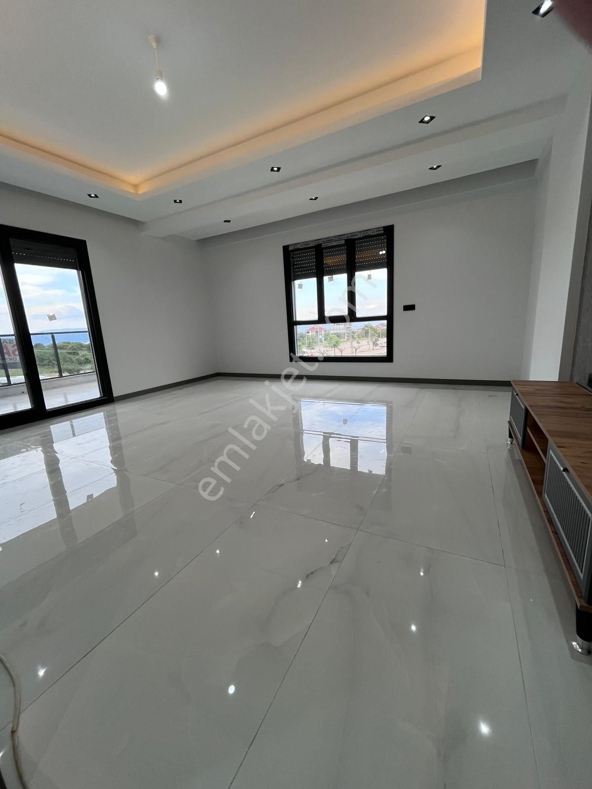 Çakmakta Satılık Lüxs Daire - Görsel 4