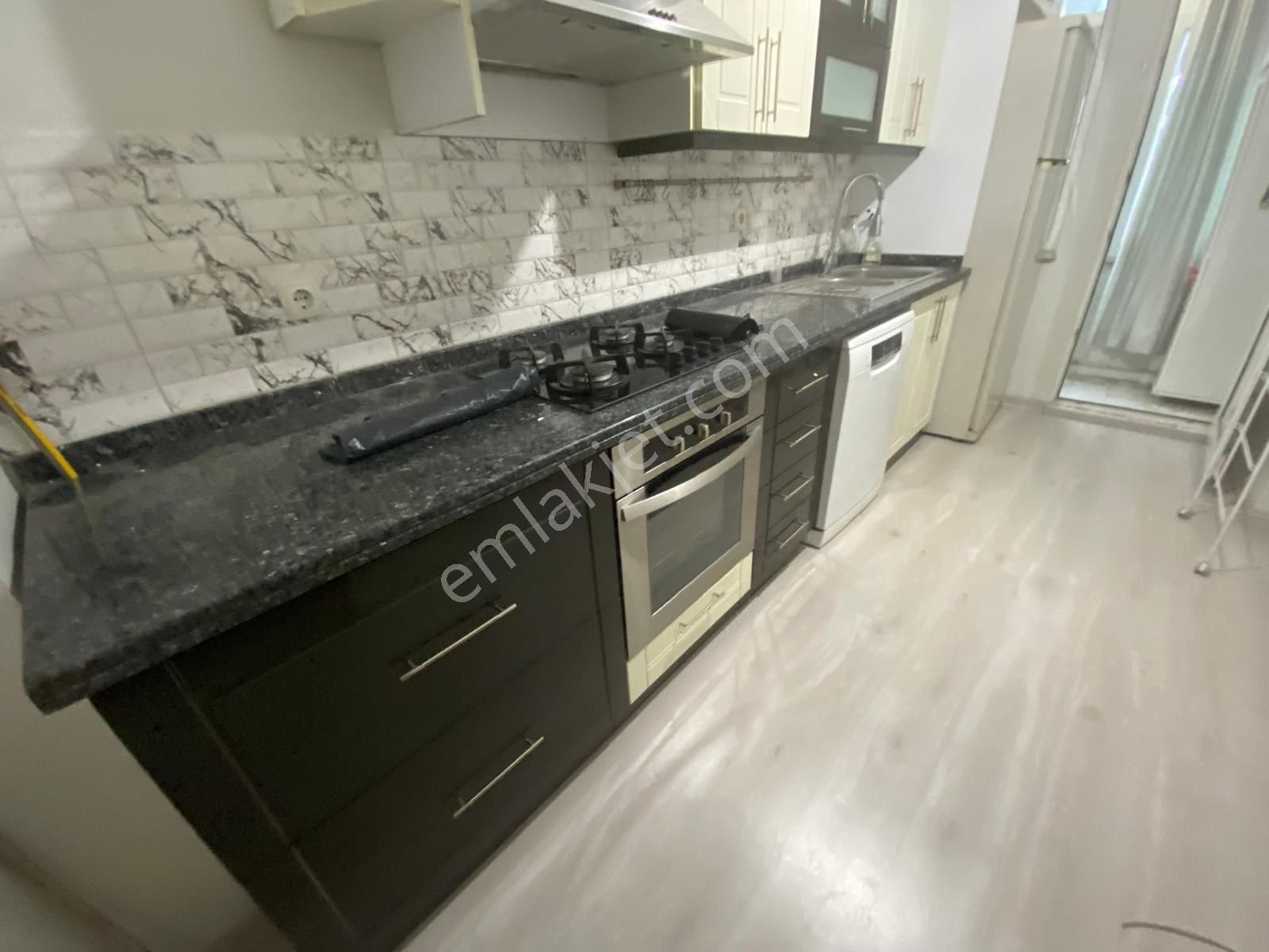 Denizköşkler’de 3+1 Sağlam Binada 140m2 Kiralık Çok Temiz Ara Kat Süper Daire