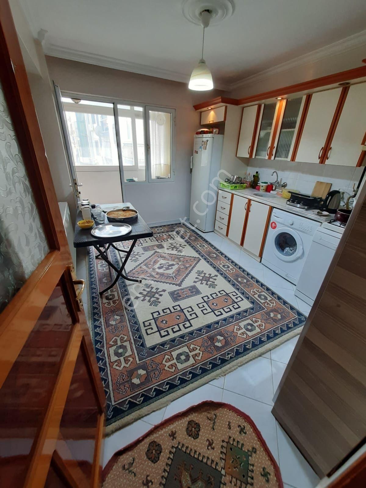 Gülyaka Mahallesi'nde Köşe Bina Da 3+1 Otoparklı