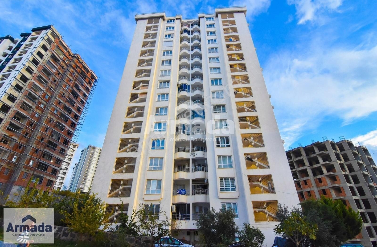 Kuşadası Uydukent Bıldırcın Sitesinde 2+1 Kiralık Daire