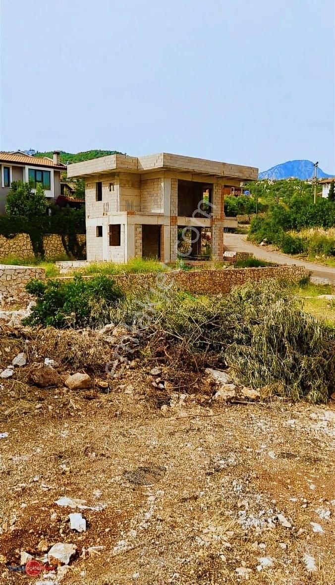 Geyikbayırı Merkezinde Satılık Natamam Villa