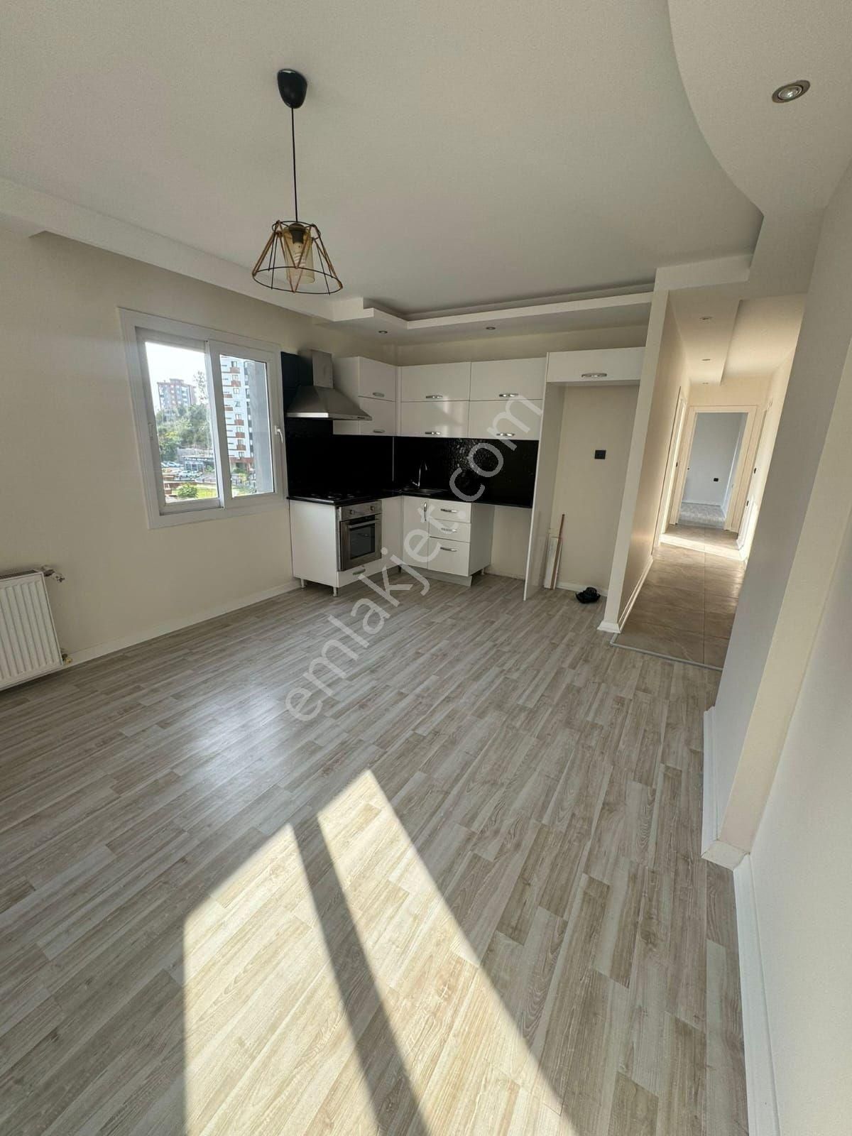 100 Yıl Mah.diş Hastanesi Civarı Köşe Başı Güney Batı Kuzey Cepheli 3+1 Açık Mutfak