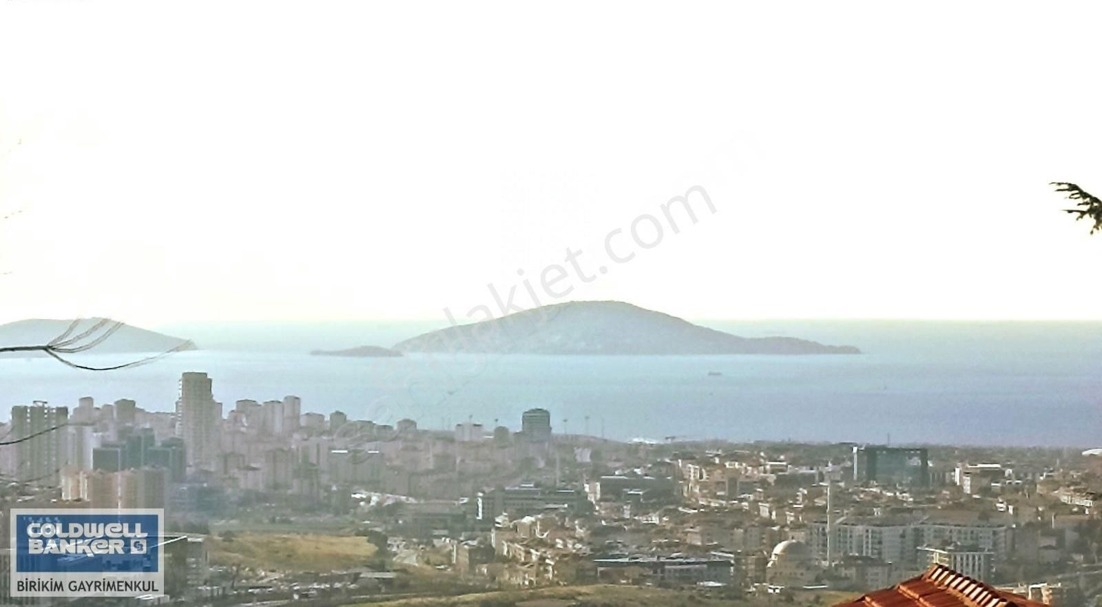 İstanbul Maltepe'de Deniz Manzaralı 400 M2 Arsa Ve Ev