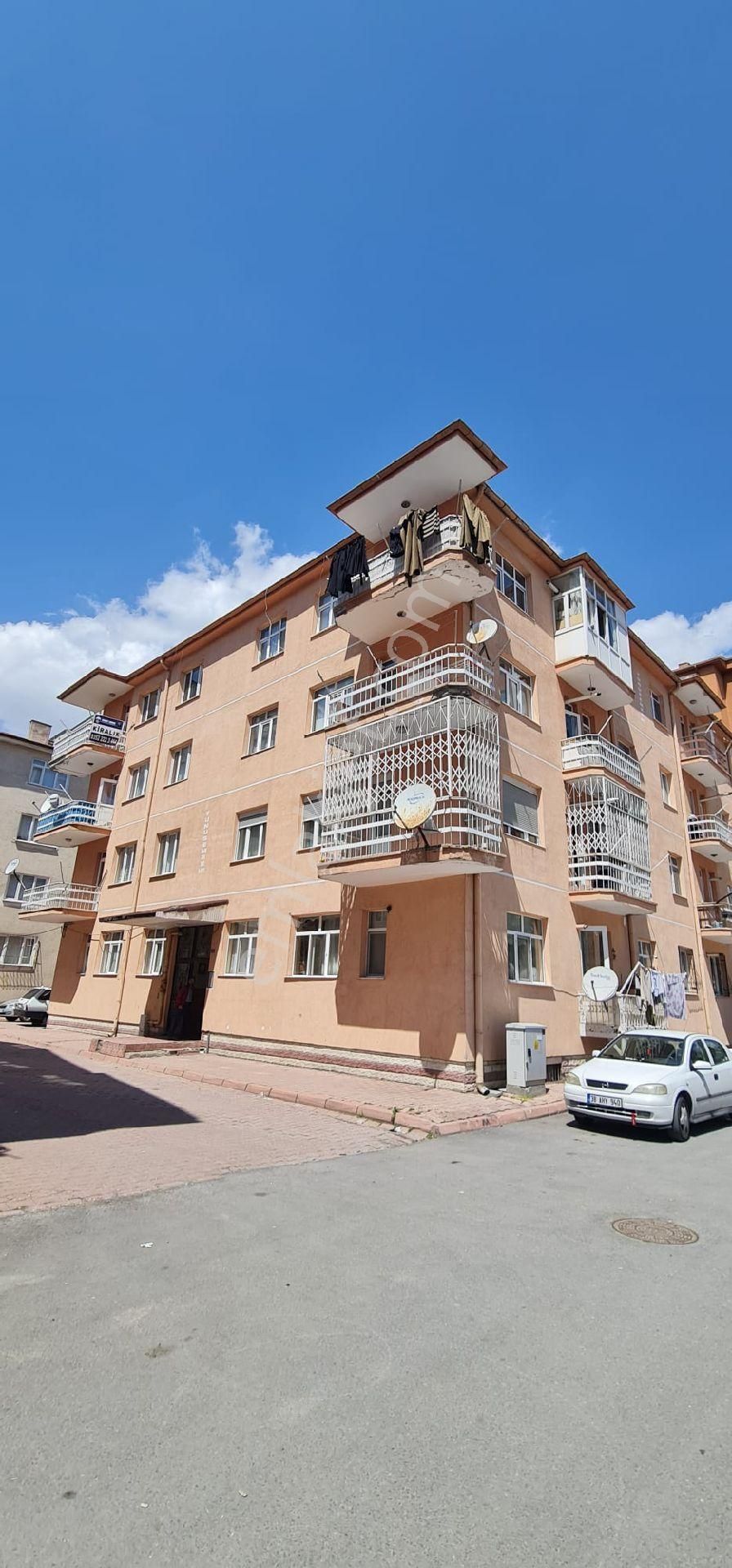 Sakarya Mahallesi Tramvaya Yakın Satılık Daire