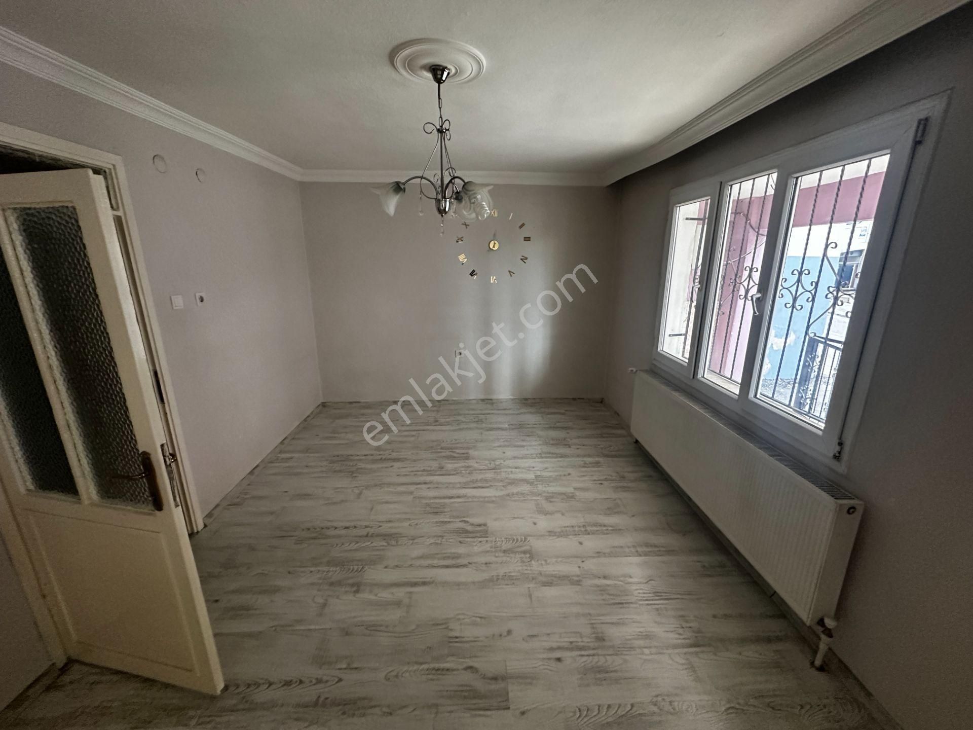 Çalışkan_dan Karabağlar Aydın Mah. 3+1 Doğalgazlı Kiralık Daire.