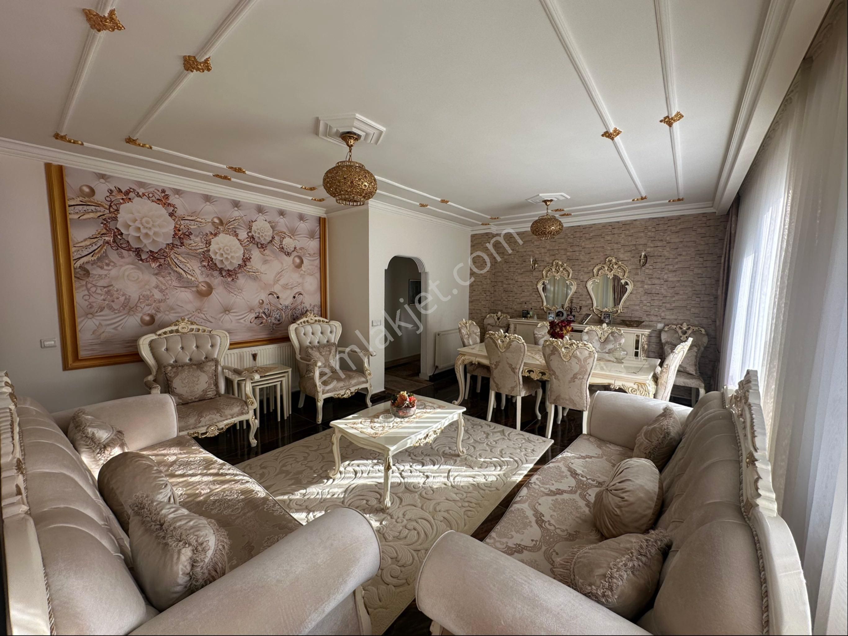 Antalya Manavgat Çağlayan Mahallesinde 3+1 Satılık Ara Kat Daire