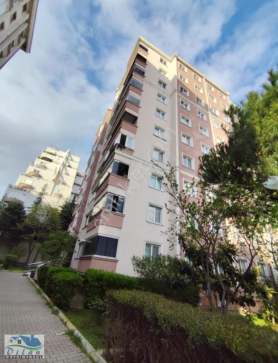 Beylikdüzü Merkezde 3+1 Geniş Aile Binası Metrobüse 10dk Mesafe