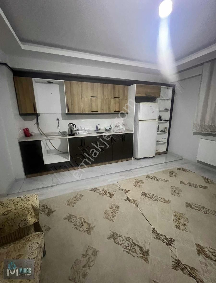 Beşevler Mahallesinde Satılık 1+1 Eşyalı Daire