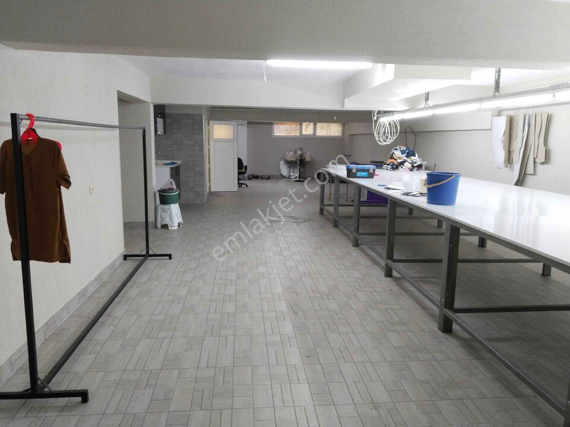 Refet Bele Mahallesi'nde 170 M2 Depo