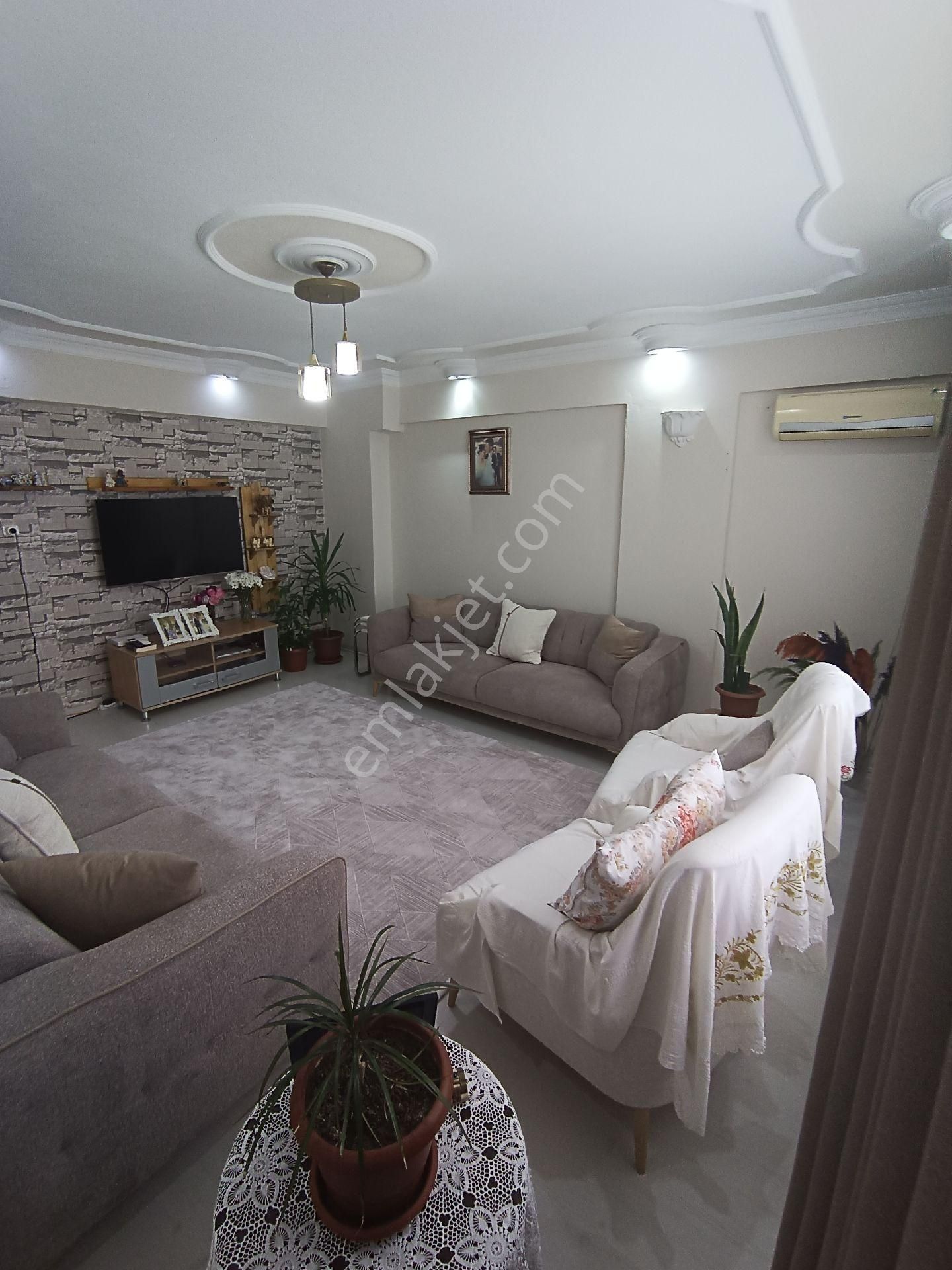 Torbalı Saat Kulesine Yakın Satılık 3+1 Daire