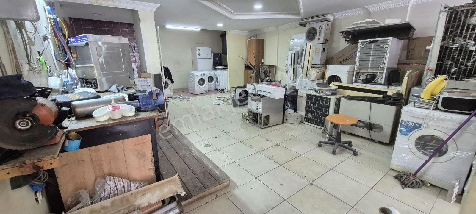Cemal Gürsele 20 M Mesafede 100 M2 Depolu Dükkan