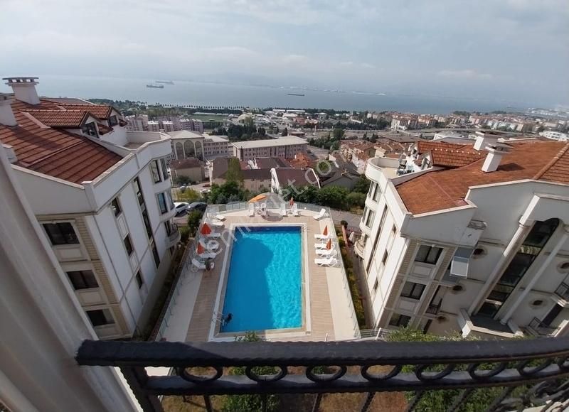 Gocce Gayrimenkul Deniz- Havuz Manzaralı Kiracılı Çatı Dubleks