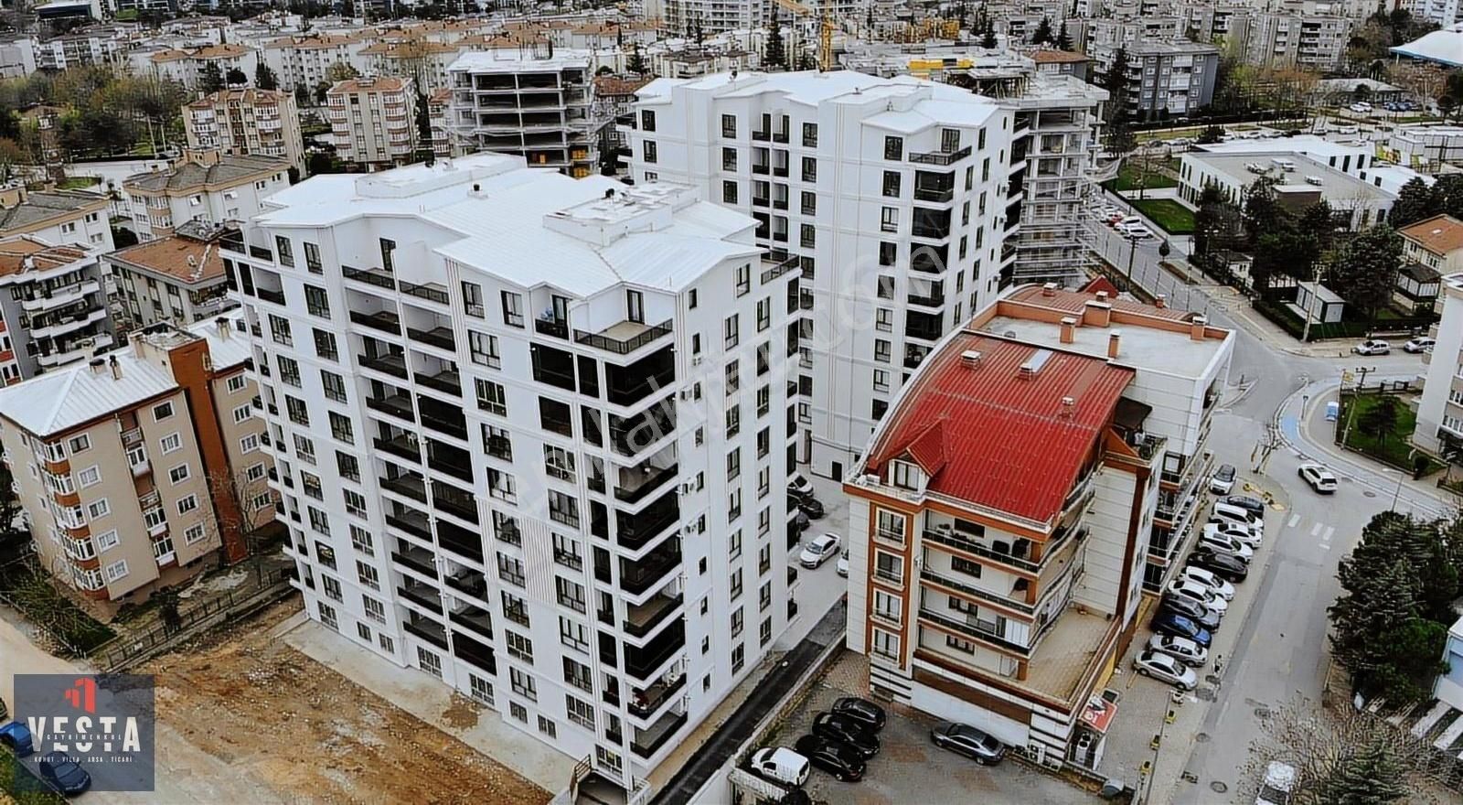 İhsaniye Merkezde Belediyeye Yürüme Mesafesinde 3+1 Daire!