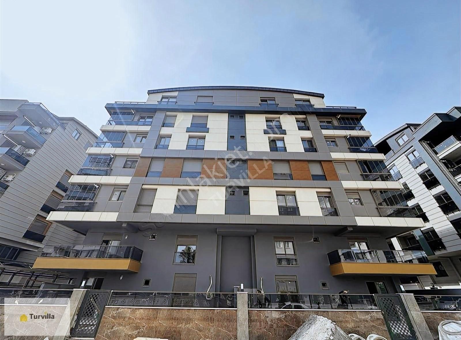 Turvilla'dan Konyaaltı Sarısu'da Loft 2+1 Kiralık Bahçe Dublex