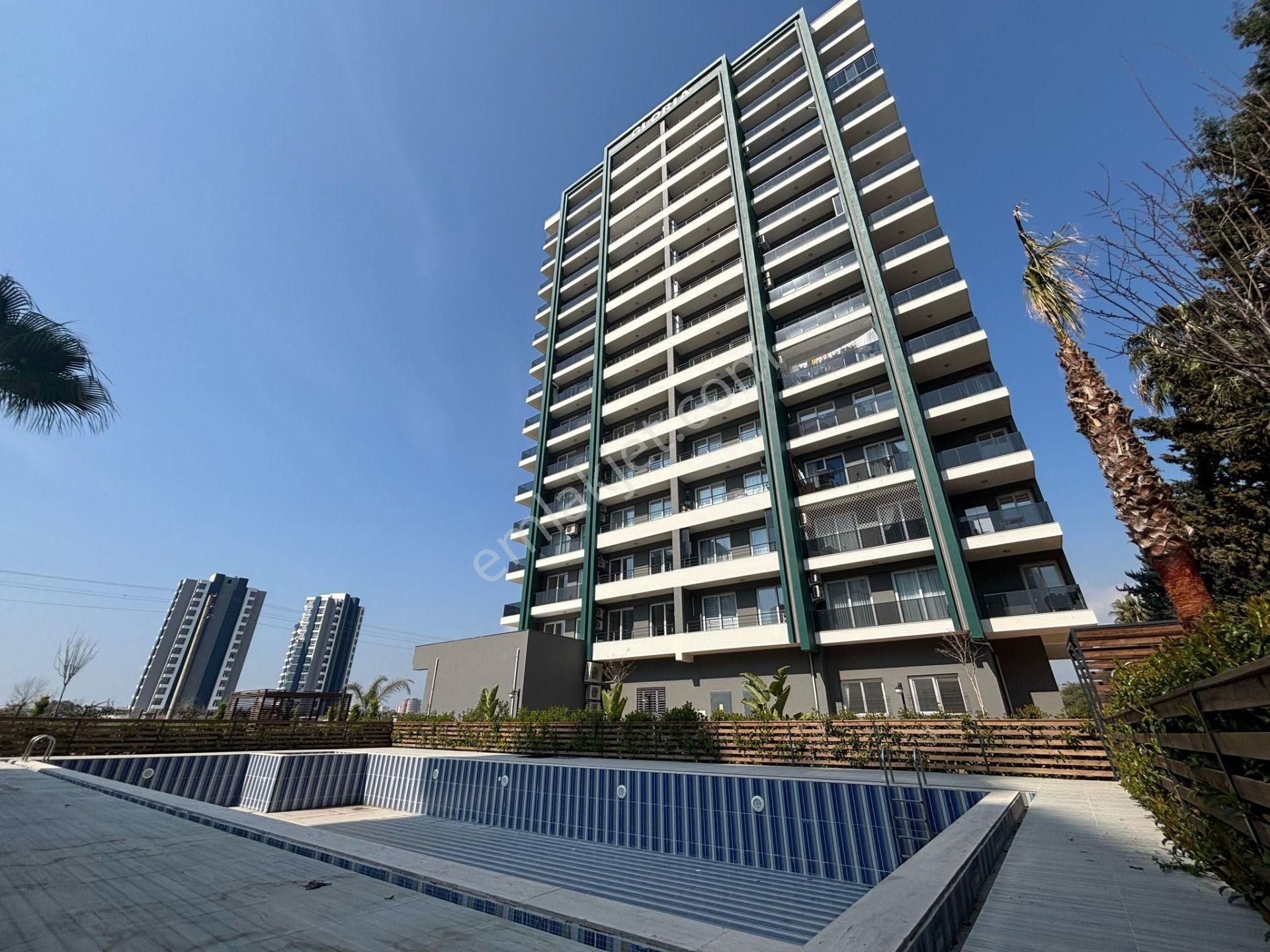 King'den Tece'de Havuzlu Peyzajlı Kiralık 1+1 Daire