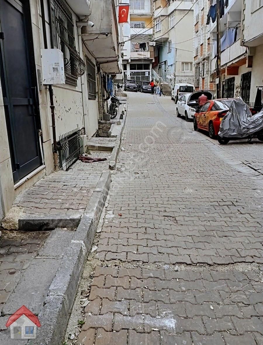 Kağıthane Çeliktepede Düz Giriş 324 M2 Arsa Tapulu İşyeri
