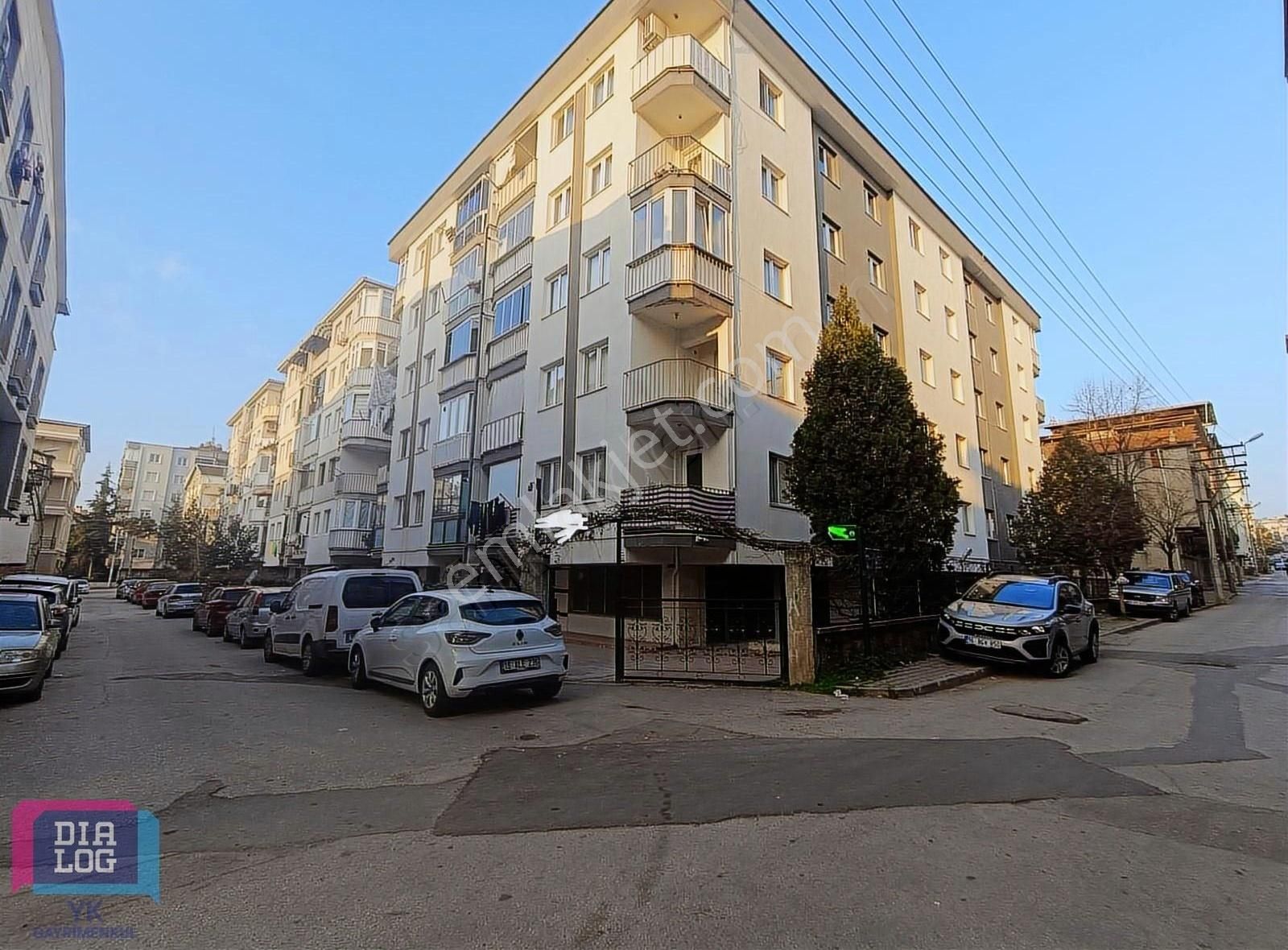 Emek Fsm 3+1 Girişkat Daire 105 Site İçi Bahceli Metro Dibinde