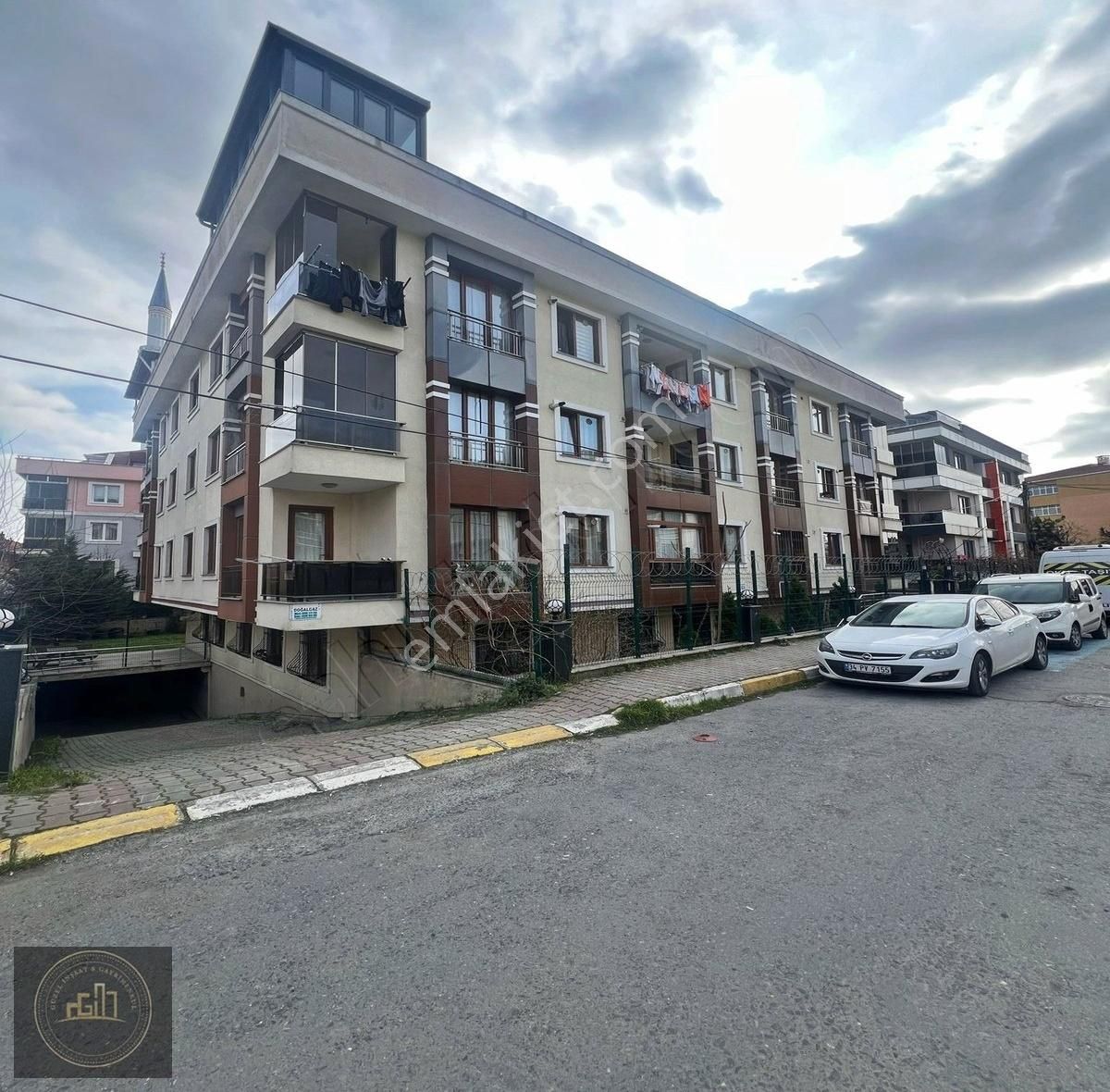 Kavaklı Merkezde Ebeveyn Banyolu Çift Balkonlu 2+1 Arakat Daire