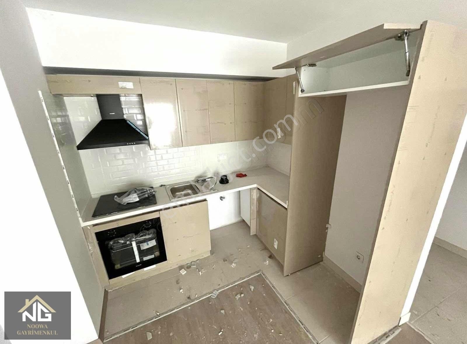 Tuzla Yayla'da Havuzlu Güvenlikli Sitede 1+1 Kiralık Daire