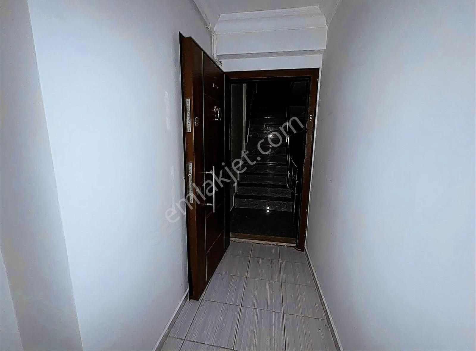 Aydınevler Hilltown Avm Metro Yakını 2+1 Geniş 3. Kat 105m2