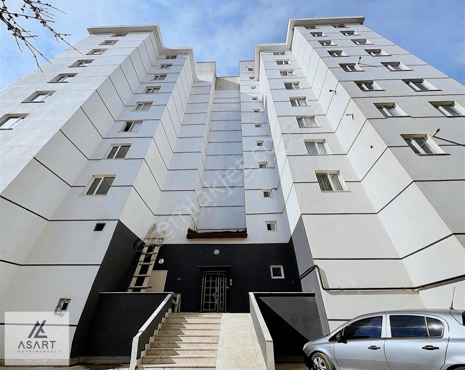 Pendik Güllübağlar Köşe Geniş Balkonlu Metro 5dk Kiralık 2+1