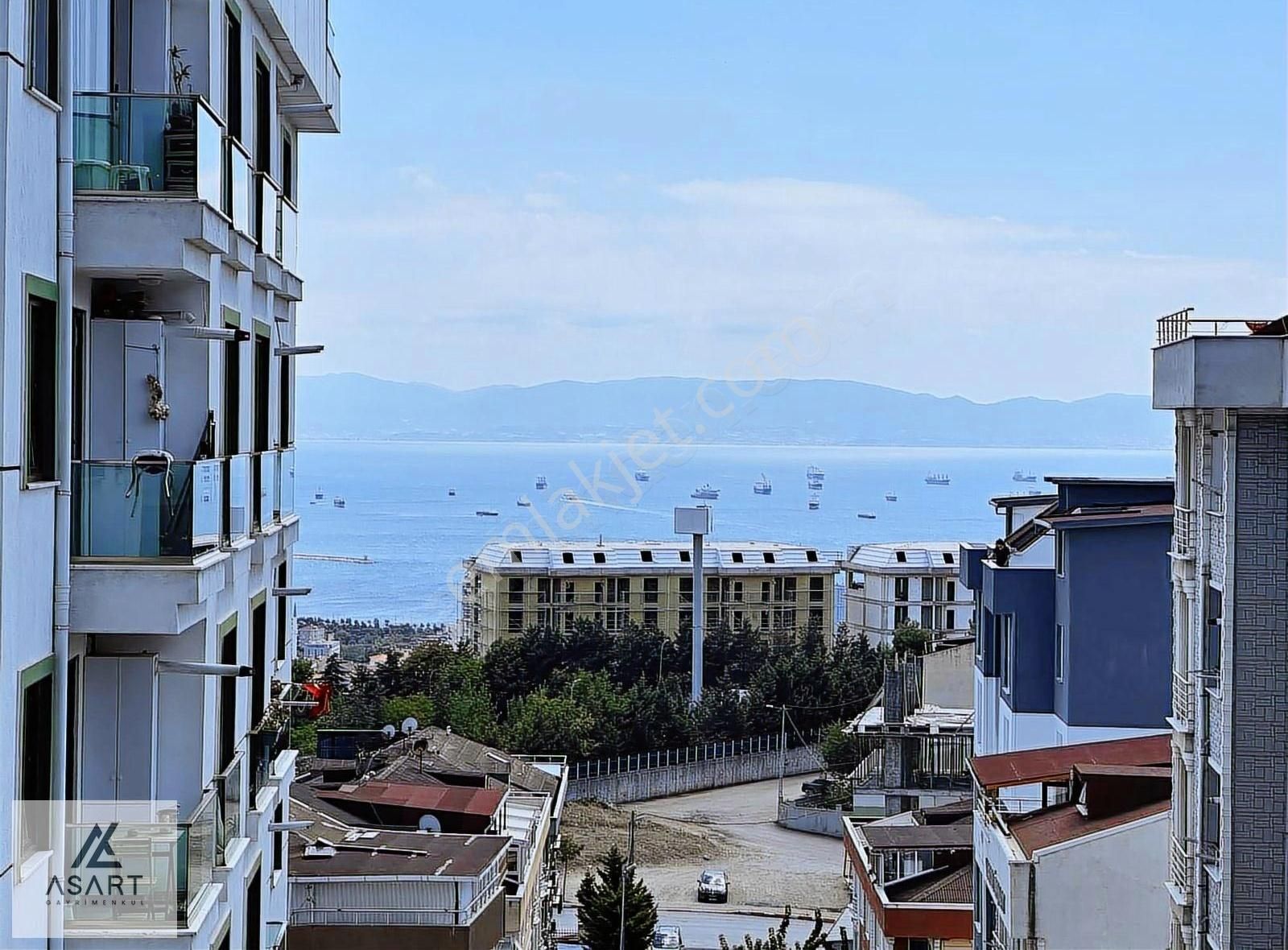 Qadraj Gözdağı Hastane Metro Yakını Havuzlu E.banyolu 2+1 Kiralk