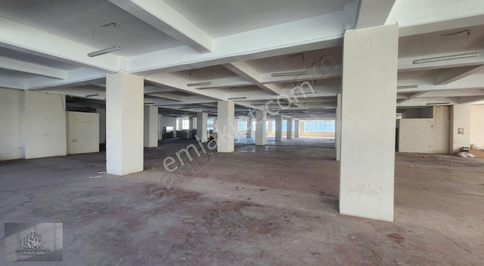 Sulyapıdan İş Hanında Tek Kat 3000 M2 İskanlı İş Yeri - Görsel 32