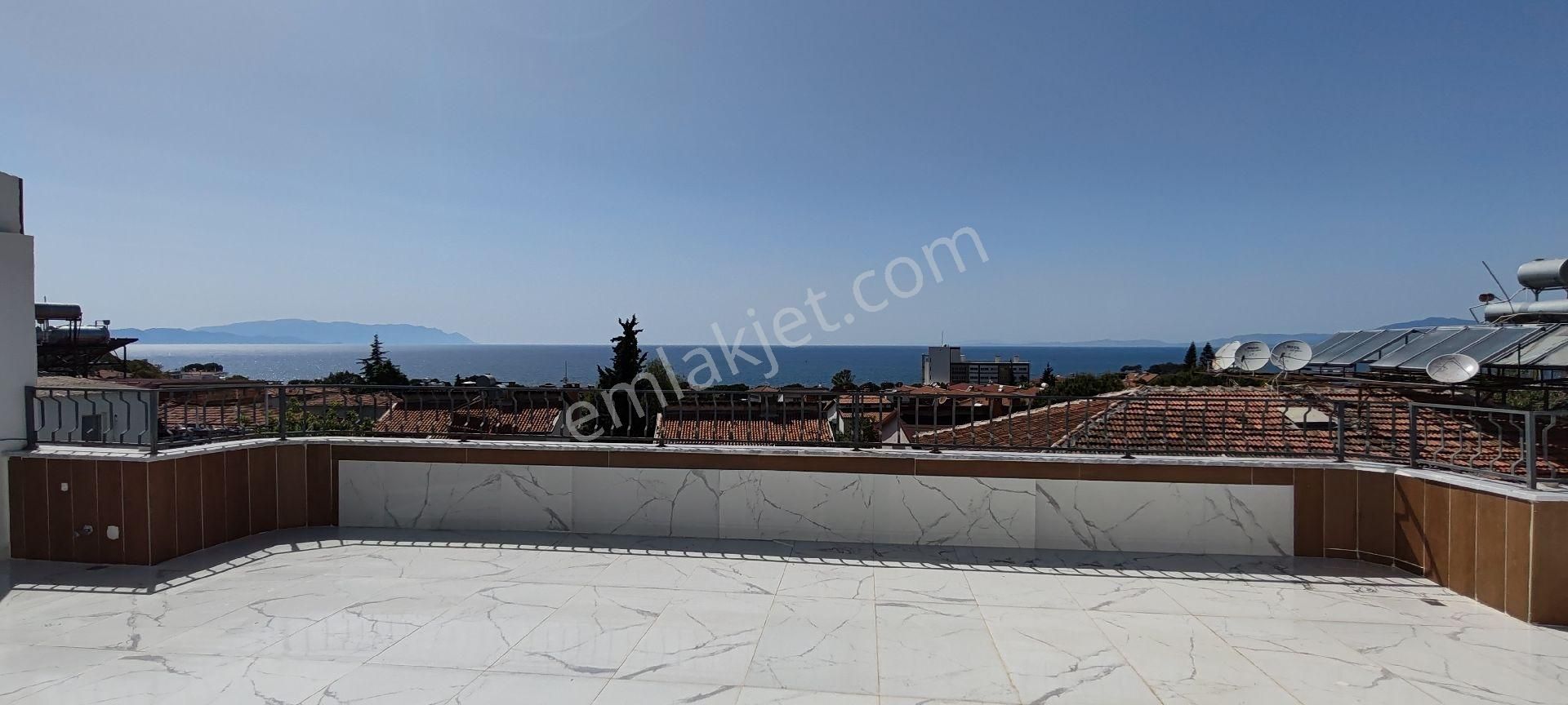 Kuşadası Kadınlar Denizinde Satılık Bina