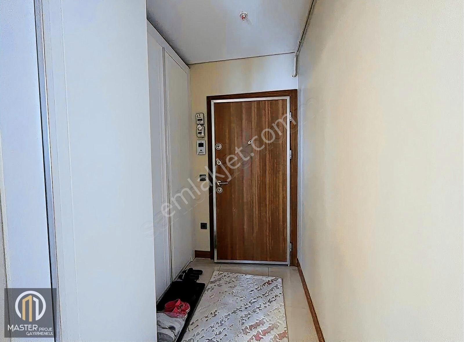 Essenora 'da Manzaralı Geniş Balkonlu Yüksek Kat 2+1 Daire